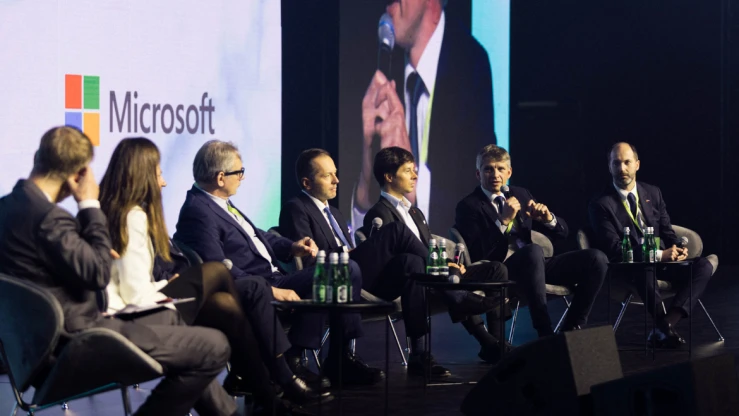 Maciej Oleksowicz, Prezes Zarządu Inter Cars, podczas panelu liderów Microsoft