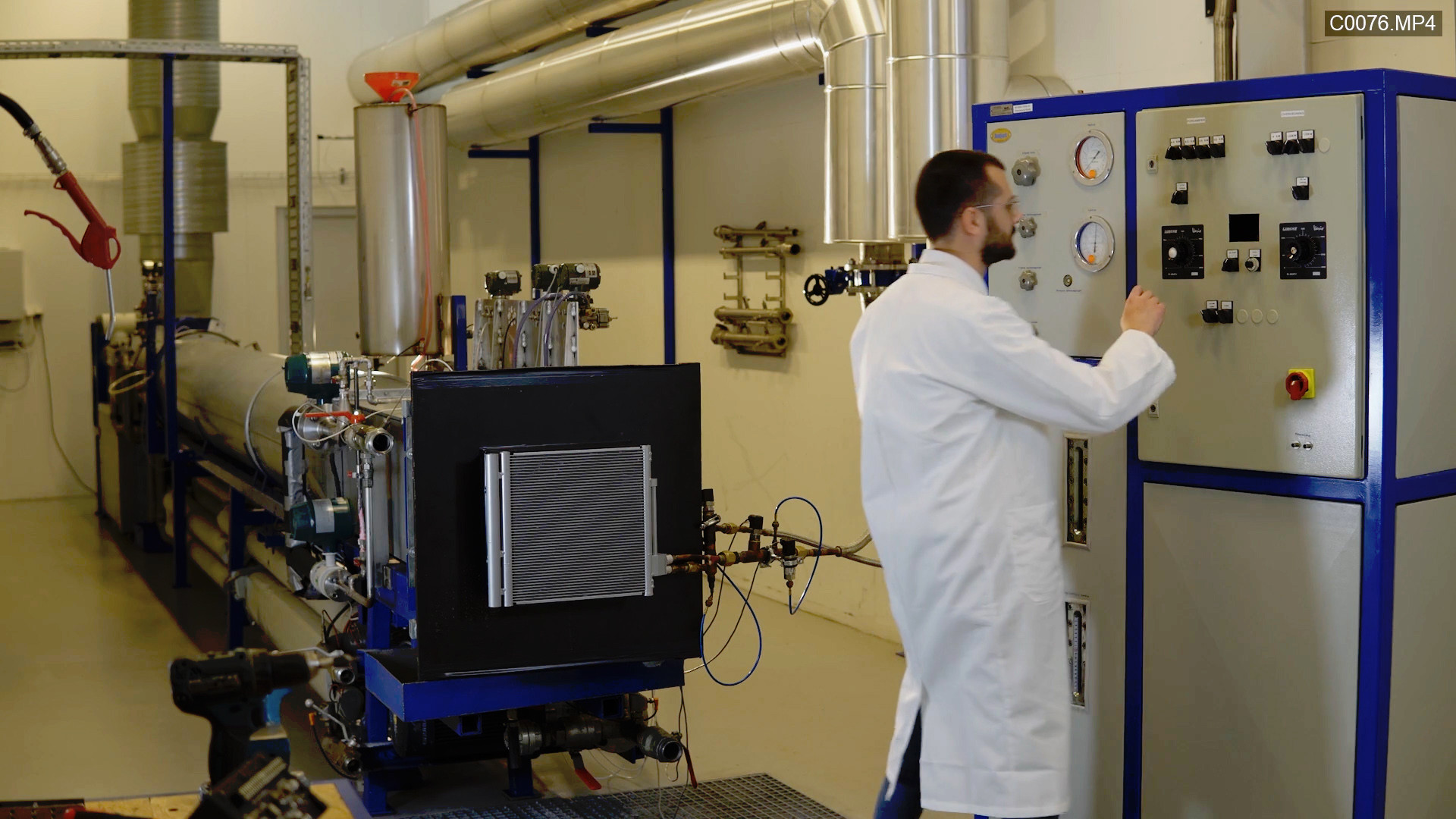 Dzięki możliwościom laboratorium testowego Nissens wykonywane są zaawansowane serie walidacji, takie jak testy wydajności w tunelu aerodynamicznym symulujące rzeczywiste warunki, kt&oacute;re są częścią procesu zapewniania odpowiednich standard&oacute;w jakości produktu.