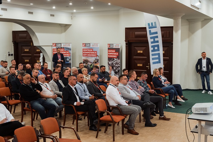 Goście na sali podczas konferencji agro w Mikołajkach