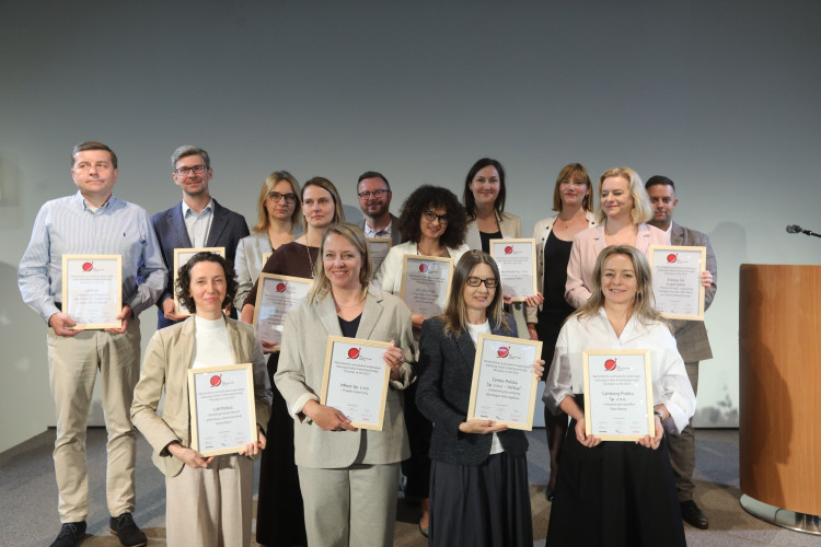 Inter Cars wśr&oacute;d nagrodzonych Srebrnym Listkiem CSR Polityki