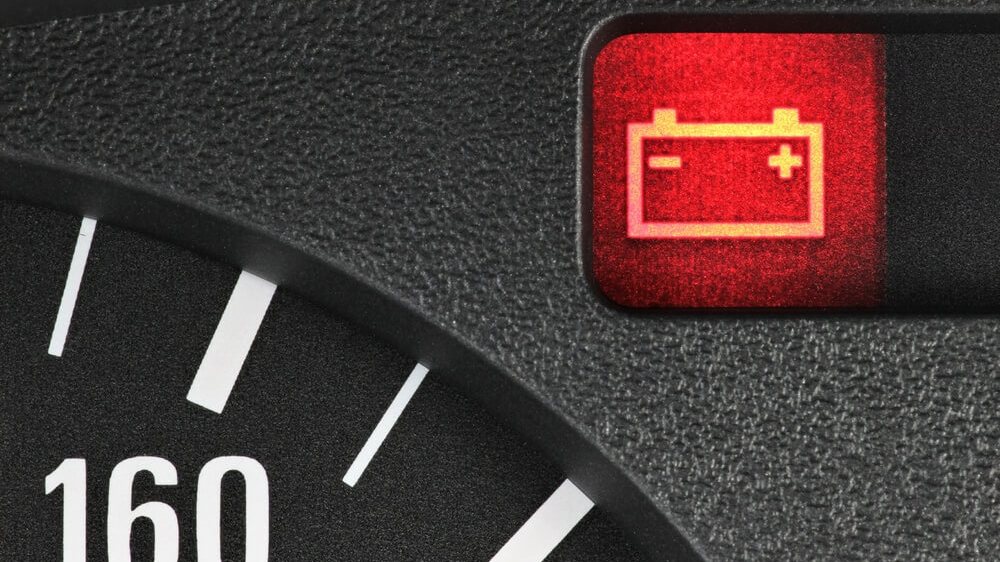 Jak zapobiegać rozładowaniu się akumulatora, użytkując auto na krótkich dystansach?