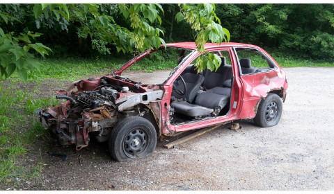 Teismai taiko baudas už aplinkos teršimą automobilių dalimis