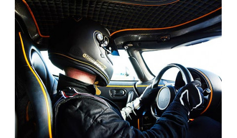 CASTROL EDGE SUPERCAR: ВИПРОБУВАНО НА СУПЕРКАРАХ, РОЗРОБЛЕНО ДЛЯ ТЕБЕ