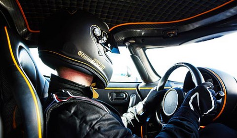CASTROL EDGE SUPERCAR: ВИПРОБУВАНО НА СУПЕРКАРАХ, РОЗРОБЛЕНО ДЛЯ ТЕБЕ