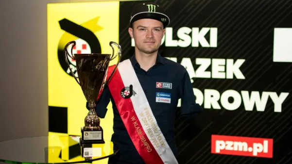 Bartosz Ostałowski odebrał trofeum dla II Driftingowego Wicemistrza Polski