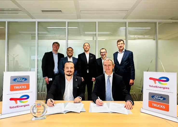 TotalEnergies Lubrifiants i Ford Trucks podpisują strategiczne partnerstwo międzynarodowe