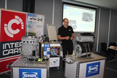 Prezentācija par auto dzinējiem ar dzinēja modeļiem un informāciju par NTN produktiem.