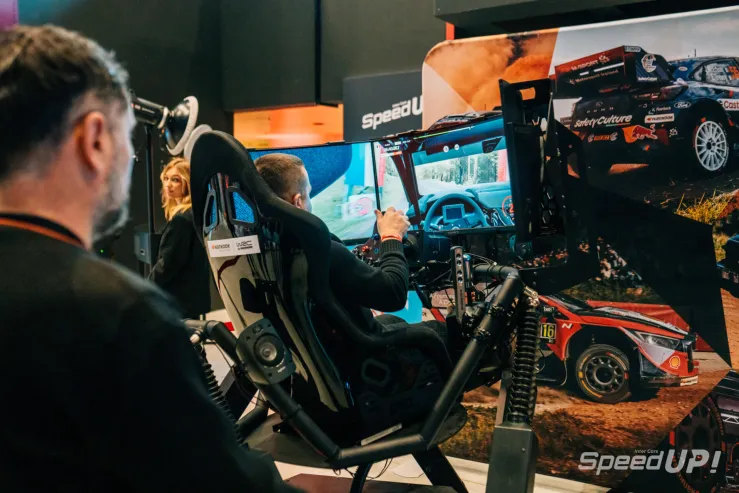 Symulator wyścigowy na targach SpeedUP!