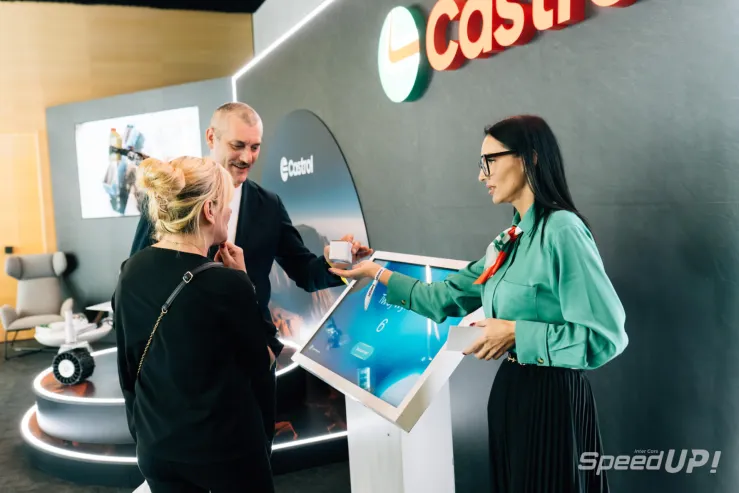 Showroom Castrol