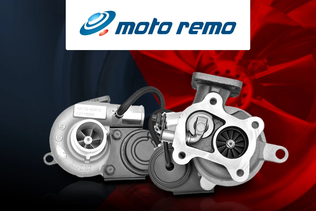 Didelio našumo turbokompresoriaus su "Moto Remo" prekės ženklu stambiu planu.