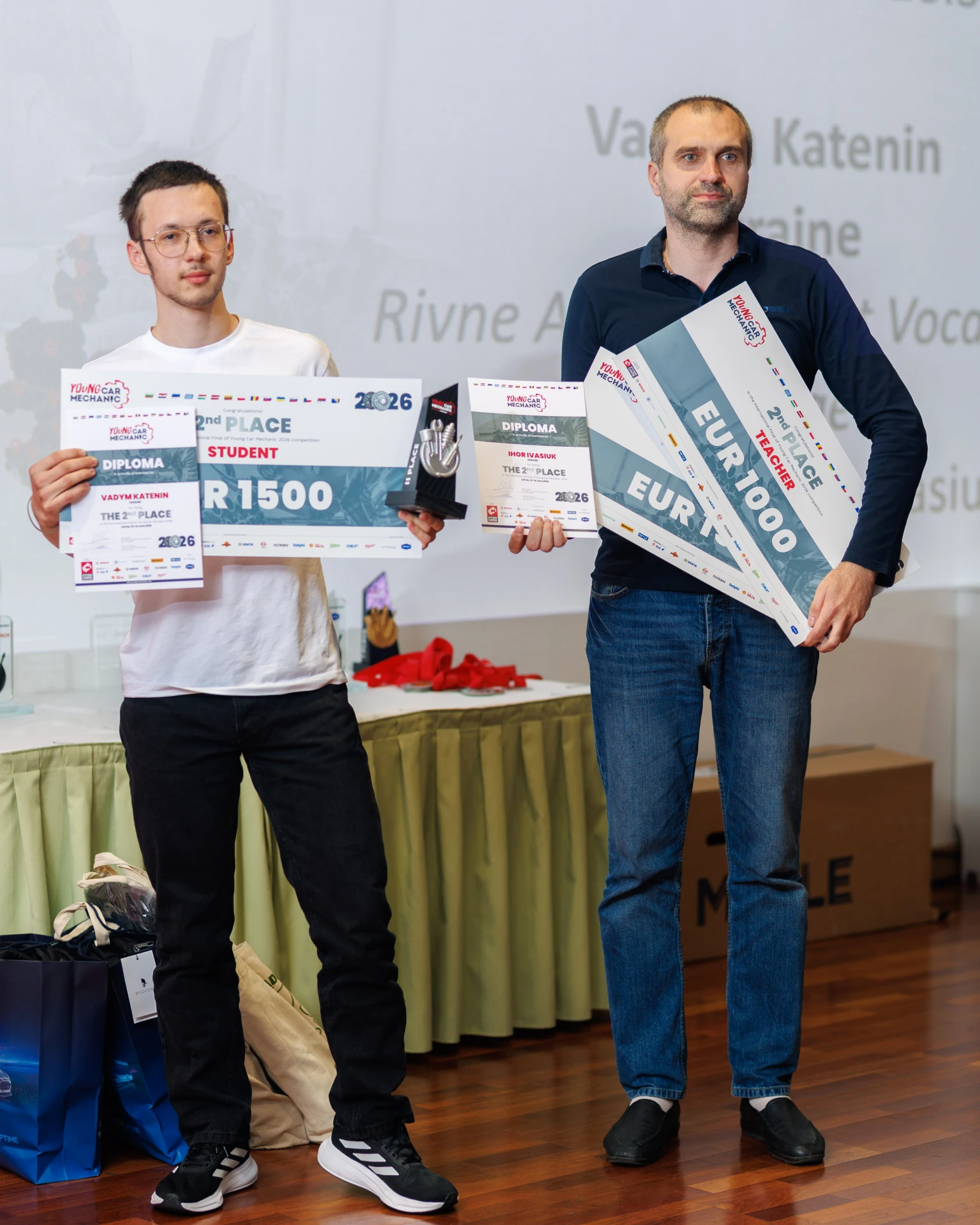 Церемонія нагородження молодих автомеханіків