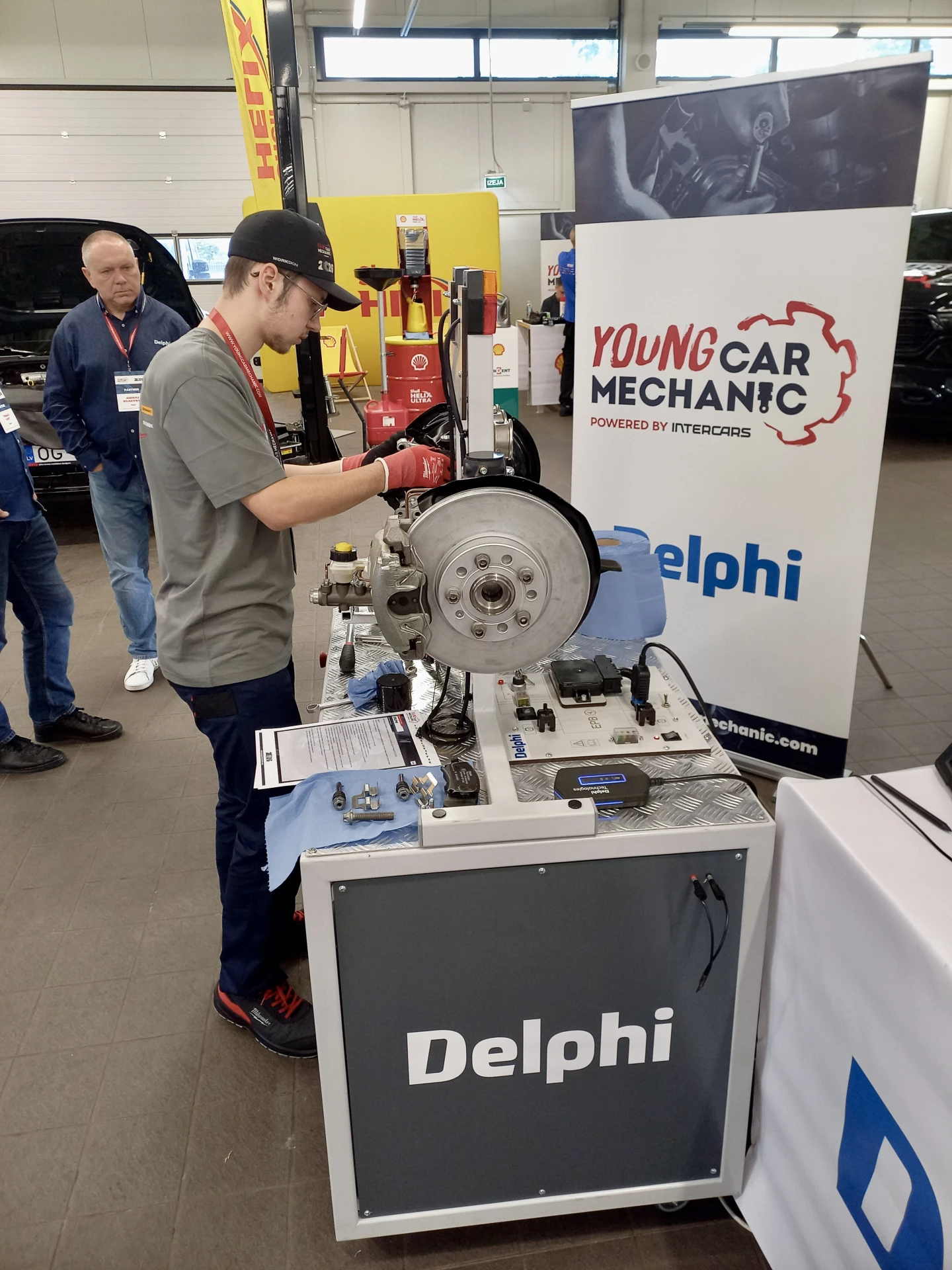 Захід для молодих автомеханіків з Delphi Equipment