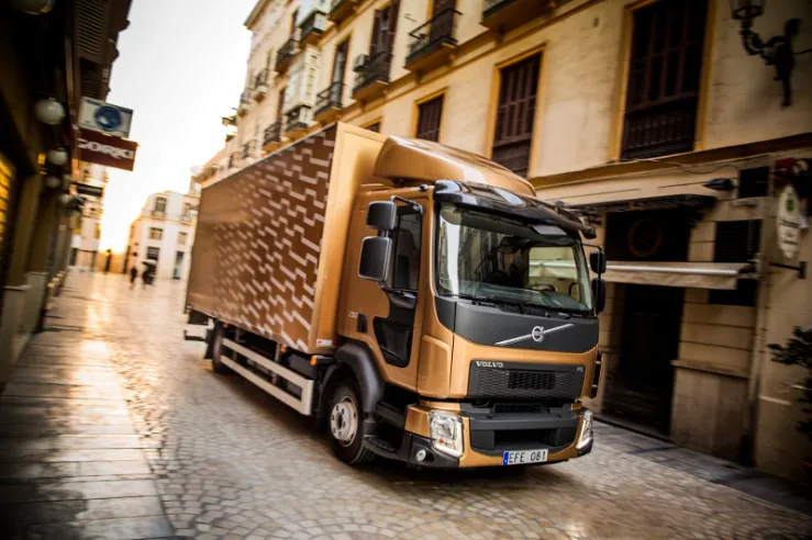 Nowe Volvo FE i FH