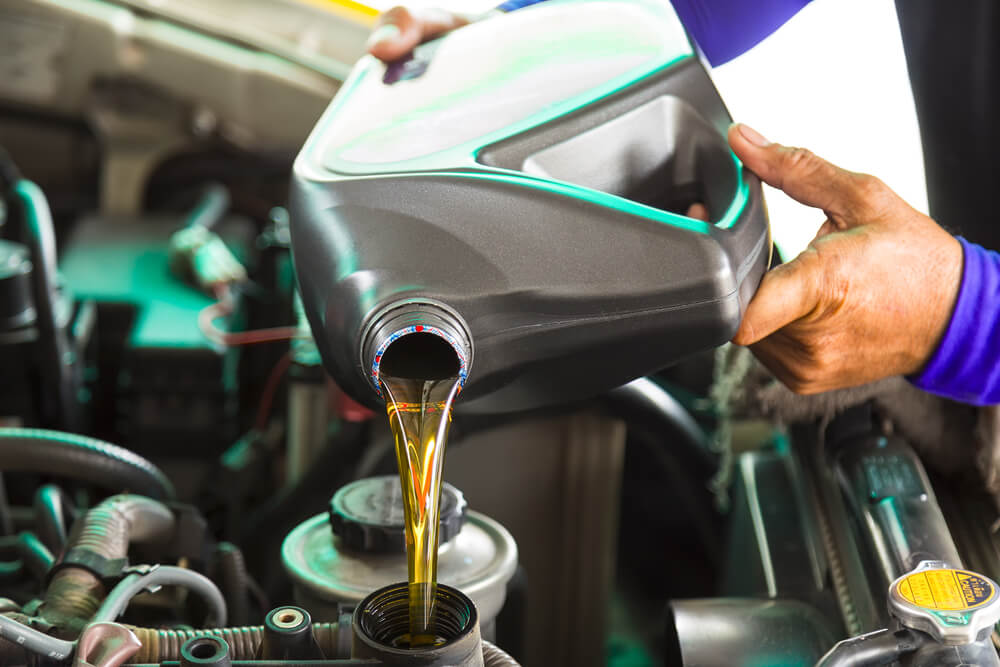 Când să schimbăm uleiul la mașină?