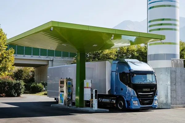 Nowy Stralis NP 460 zasilany metanem