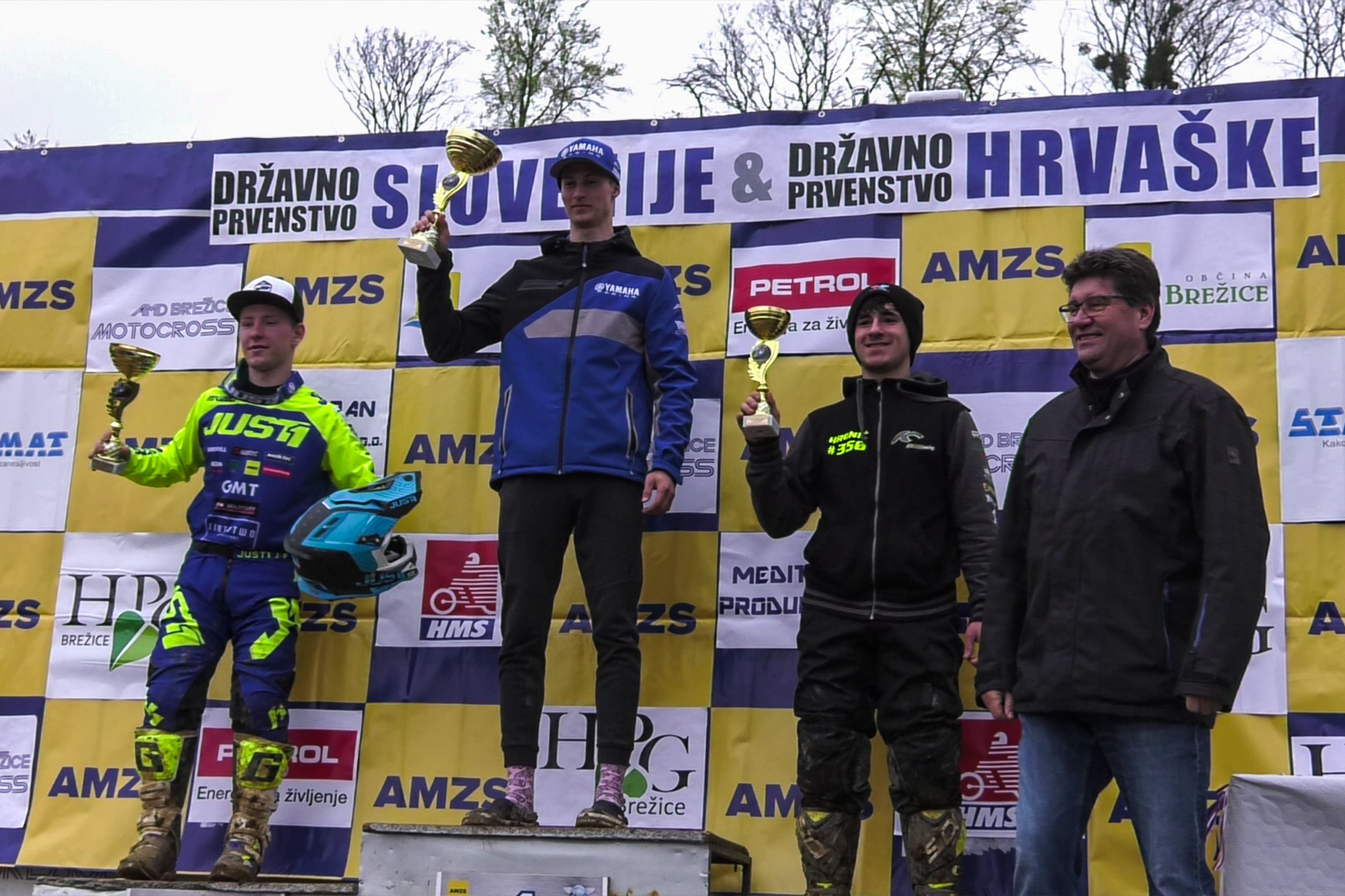 Brežice postolje Nikola Hranić MX2.jpg