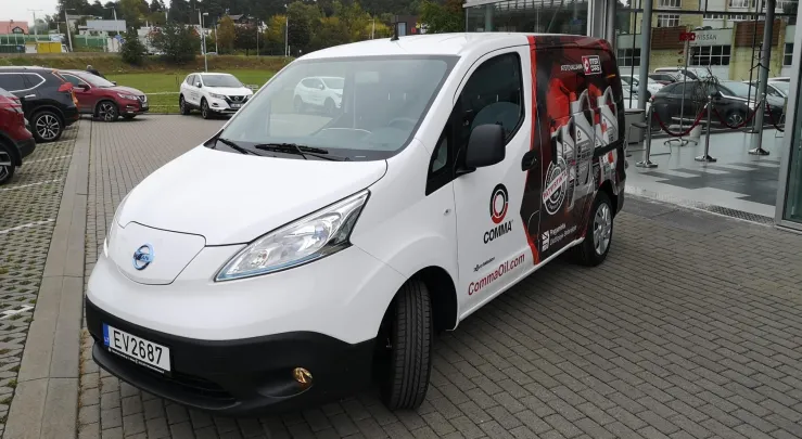 elektromobilis NISSAN.jpg