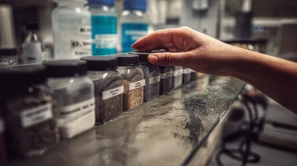 TMD Aplinkosauga Daug dėmesio yra skiriama pavojaus sveikatai kasdieniuose gamybos procesuose pašalinimui – naudojamos filtrų sistemos, kurios riboja dulkių lygį gamybos metu.