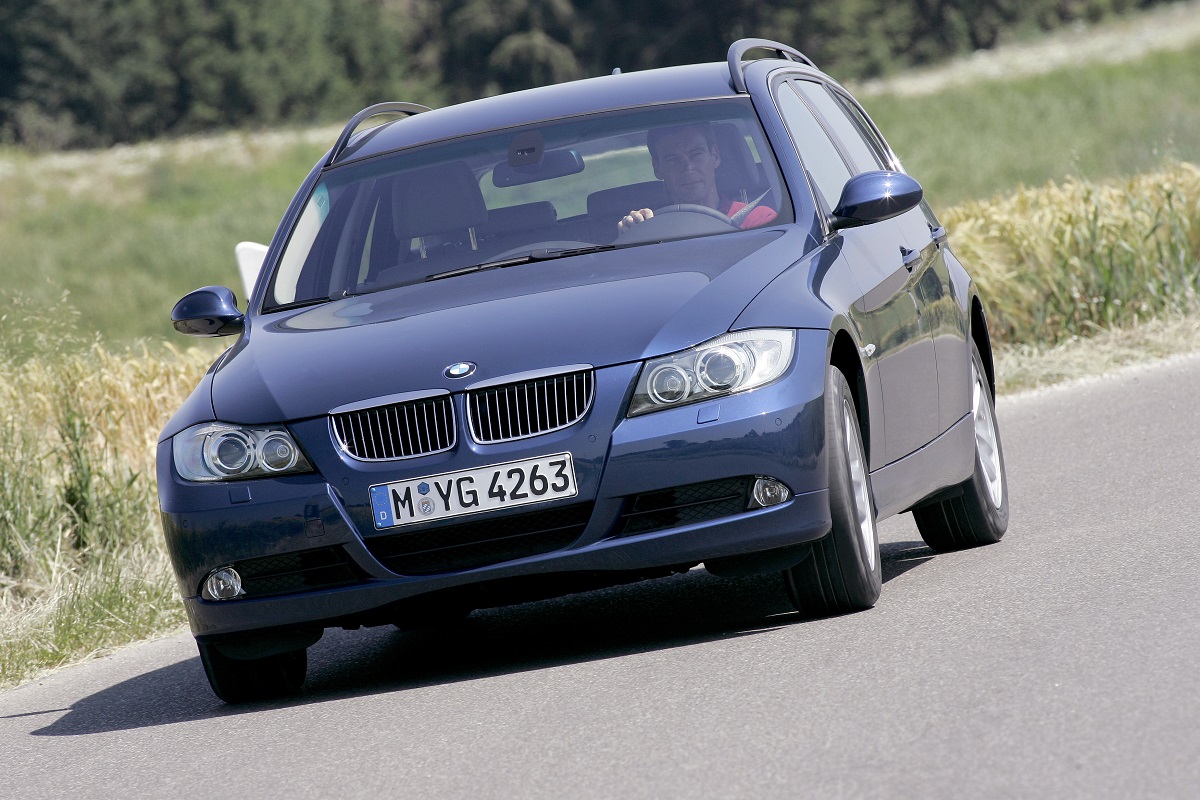 BMW Serii 3 E90 wymiana klocków hamulcowych cena