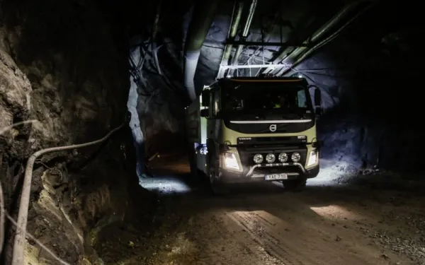 Autonomiczny Volvo FMX w kopalni
